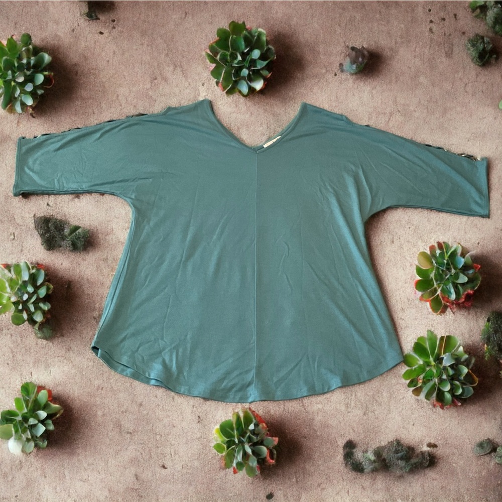 Simply Noelle Tunic